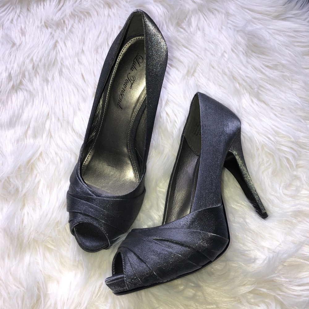 BNWOB silver platform peep toe heels